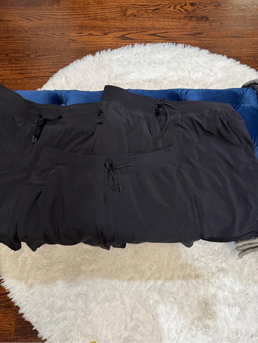 lululemon athletica Men's Black Athletic Drawstring Shorts 3 shorts, 7”